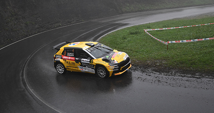 Rally 2 Laghi: Nucita sbatte sull'Aurano e si ritira. Caffoni in testa