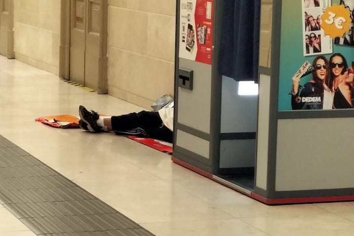 Domodossola: tornano i treni...e i clochard in stazione 