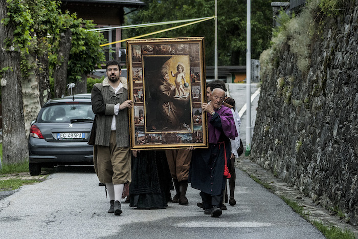 La Roma di 350 anni fa tra le stradine di Anzino. Rievocato l'arrivo in valle del Sant'Antonio miracoloso 