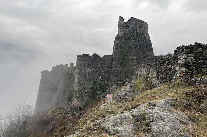 Progettisti al lavoro per il recupero della Rocca di Vogogna, nel 2024 opere al via 
