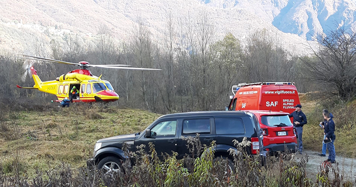 Elitrasportato a Novara il più grave dei due passeggeri dell'ultraleggero precipitato in Ossola