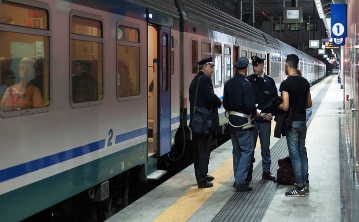 Controlli straordinari della Polfer sui treni delle vacanze