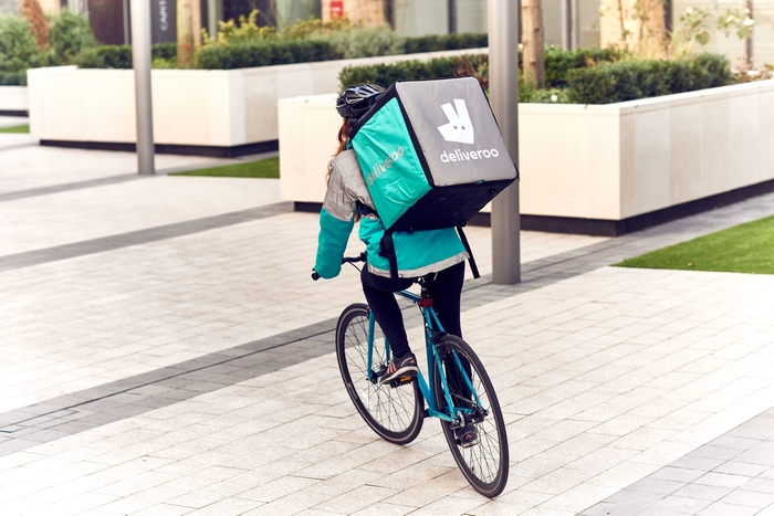 Fast food, pizza e snack a domicilio: a Verbania arriva Deliveroo