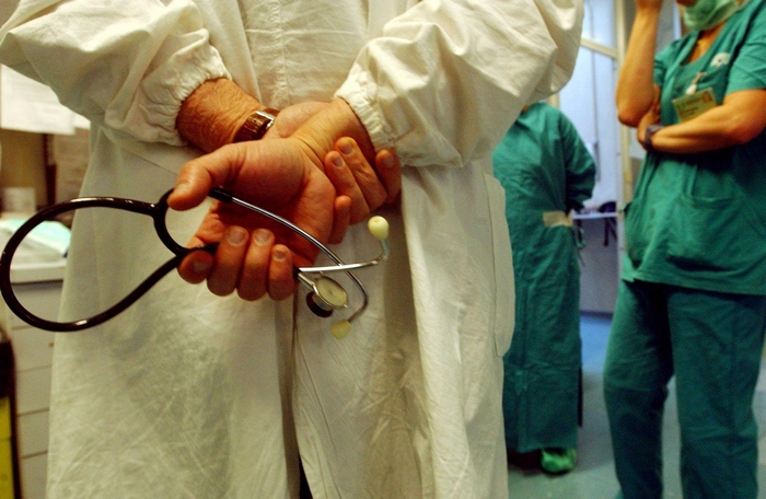 Aspiranti medici “sponsorizzati”, la Regione batte cassa ai privati