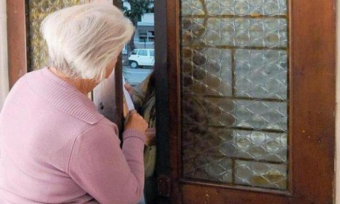 “Rifilò” un rilevatore di gas a un’anziana: piazzista condannato per tentata truffa