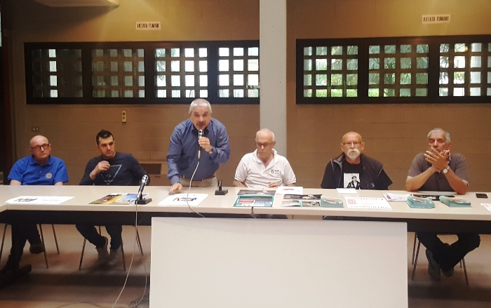 Gatto Panceri e il Cantante della Solidarietà cantano per l’Avis