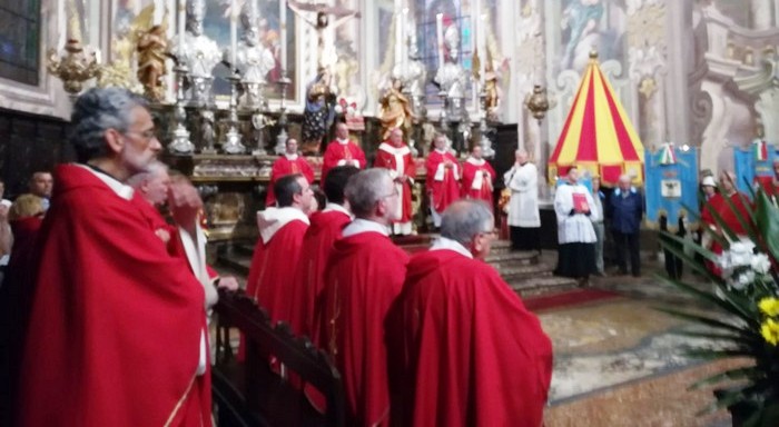Verbania in festa per San Vittore: benemerenza, messa e processione con fuochi d’artificio