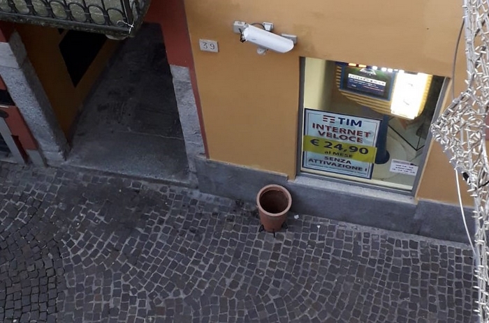 Vandali di Natale a Intra