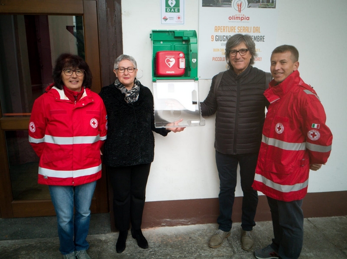 Un defibrillatore “condominiale” a Villa Olimpia
