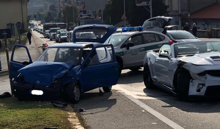 Invasione di corsia con doppio scontro e carambola sulla 34 (foto)