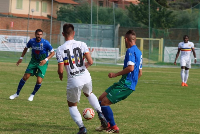 Verbania, scontro salvezza a Vado