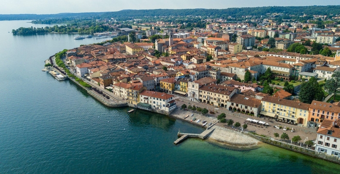Sesso sul molo e in bella vista: maximulta a una focosa coppia trentenne