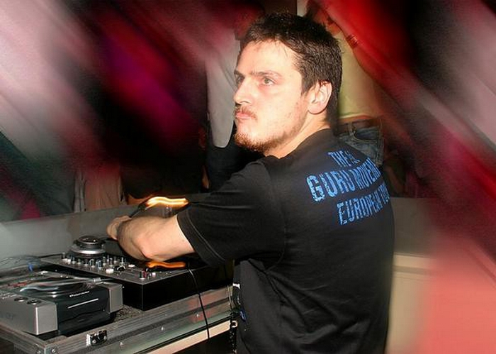 Doppia serata di musica da discoteca al Naiades summer club