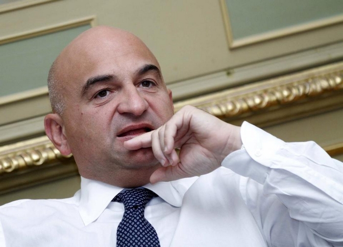 La crisi senza una scadenza e l’obbligo morale di cancellare la burocrazia