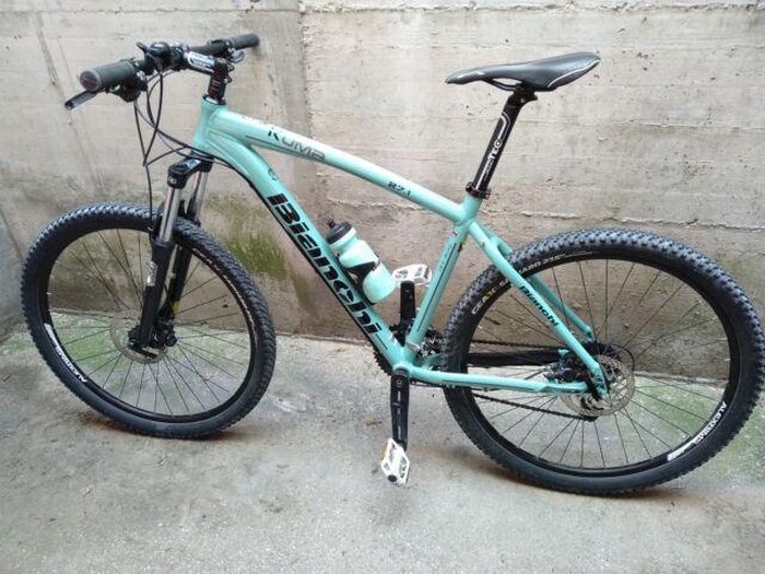 Taglia il lucchetto e ruba una mountain bike in centro: condannato