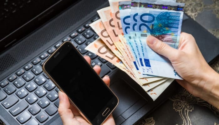 Rincari in bolletta concordati: multa da 228 milioni a Fastweb, Tim, Vodafone e Wind Tre
