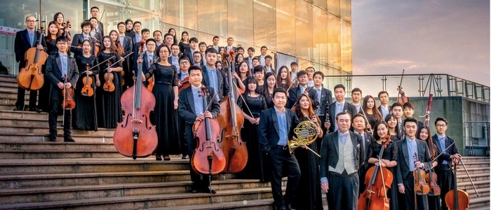 L’orchestra cinese che suonò in estate a Verbania dona al Vco guanti e mascherine 