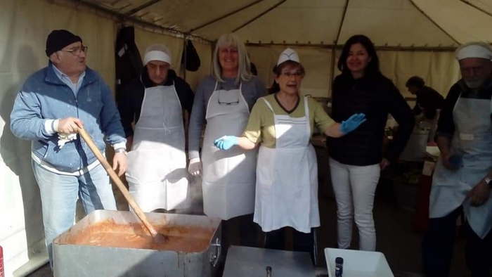 Anticipo di Carnevale con polenta, salamini e trippa in piazza