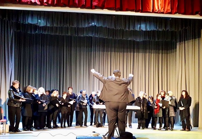 La Girafa esporta le canzoni popolari verbanesi