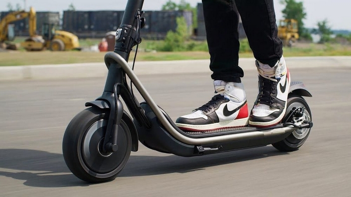 Via libera ai monopattini elettrici: possono circolare come le biciclette