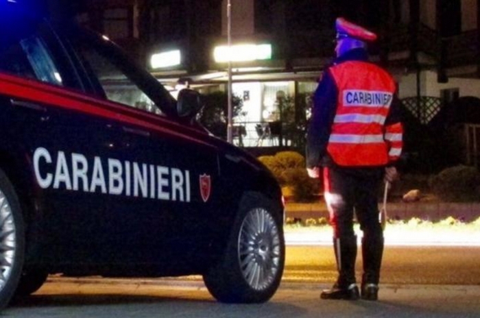 Schiamazzi notturni in centro, tunisino trovato con un coltello e denunciato