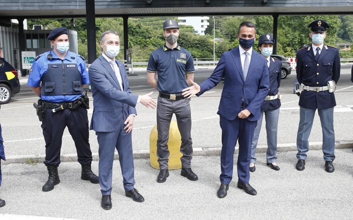 La missione del ministro Di Maio a Lugano scontenta gli svizzeri