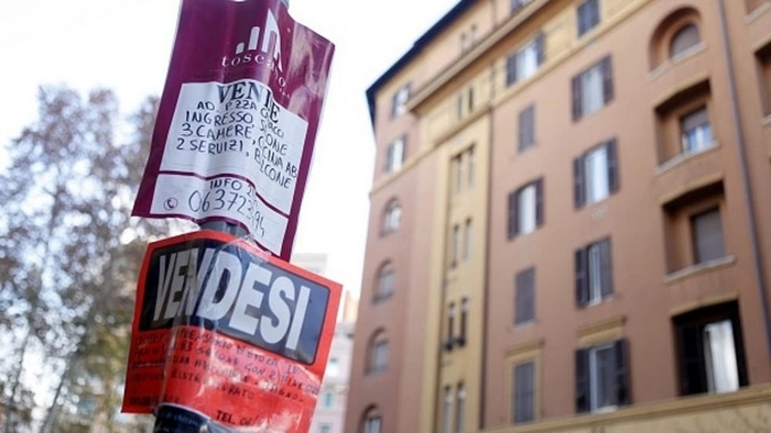Il Covid-19 “affossa” il mattone: vendite immobiliari giù del 24,6%