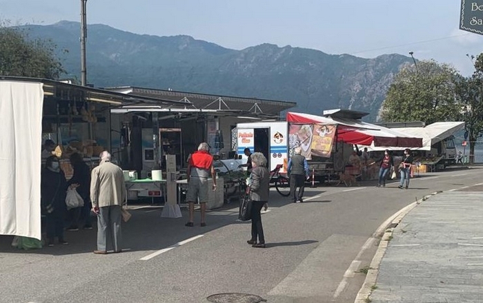Torna il mercato a Verbania: solo alimentari e banchi distanziati