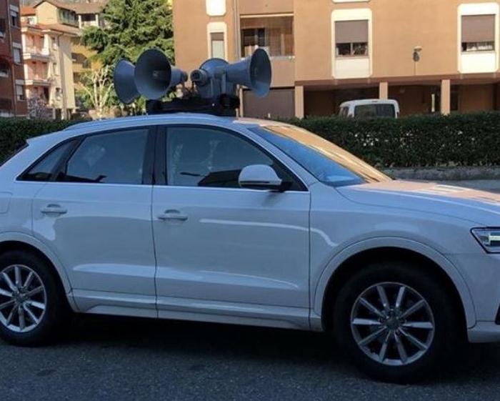 Il sindaco gira per Verbania con l’altoparlante: “state a casa”