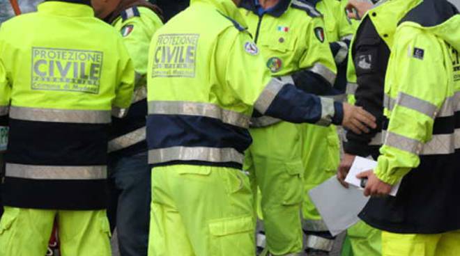 La protezione civile avvia la distribuzione dii cibo e farmaci a domicilio