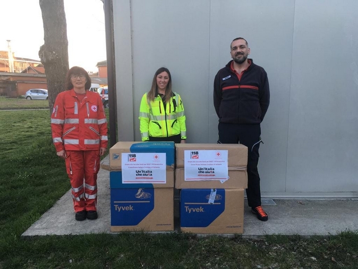 La rete in soccorso degli operatori del 118: nel Vco acquistate 300 tute protettive