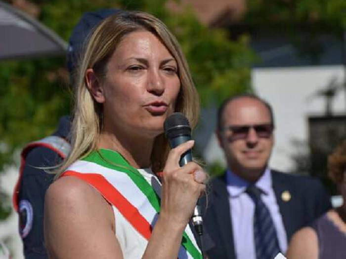 La denuncia social del sindaco: “perseguitata da due anni da uno stalker”