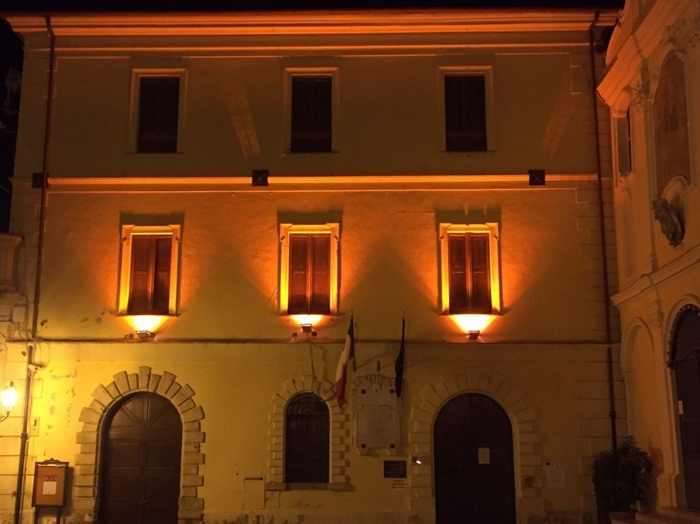 Contro la violenza sulle donne il Soroptimist colora di arancione le istituzioni