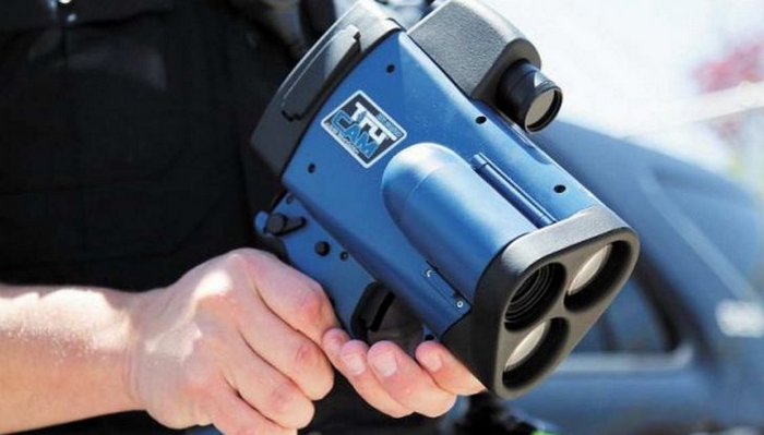 Controlli (e multe) a tappeto della Polstrada col telelaser d’ultima generazione
