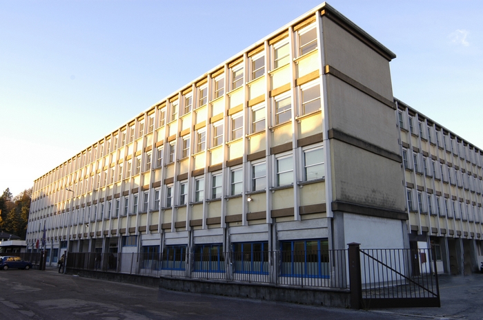 Covid-19, una studentessa positiva al "Ferrini". Classe in isolamento: via ai tamponi