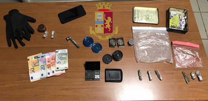 Pusher a sedici anni al parco giochi