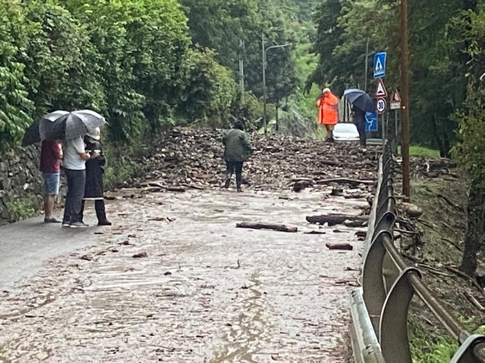 Riaperta la statale della Cannobina: era interrotta da sabato per lo straripamento di un rio 