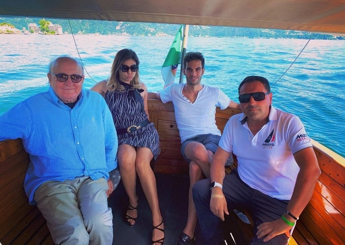 La domenica sul lago di Massimo Boldi