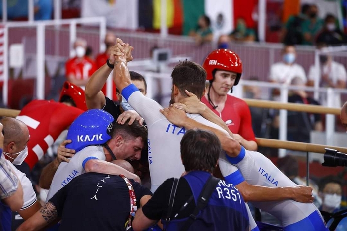 L'impresa dell'Italia di Ganna: oro olimpico e record del mondo