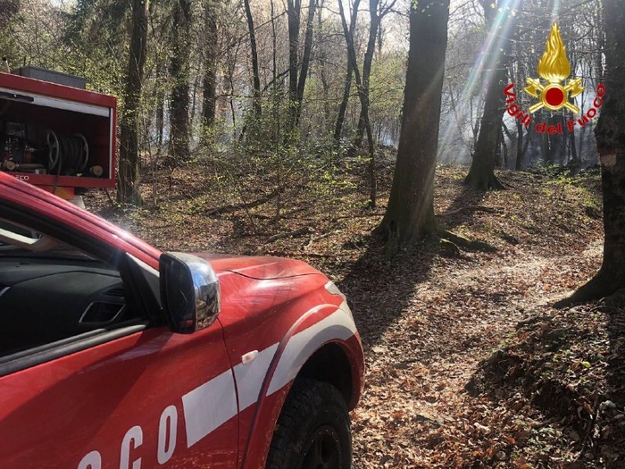 Incendi di Pasqua sul Verbano