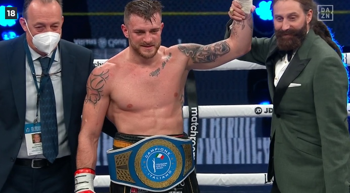 Boxe, Zucco vince per abbandono ed è campione italiano