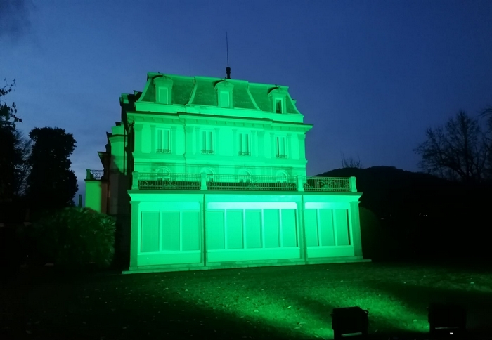 La prefettura illumina di verde per non dimenticare le persone scomparse