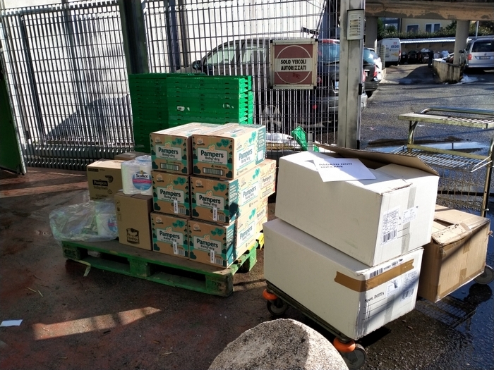 Dalla viabilità alla solidarietà: il comitato di via XXIV Maggio dona generi alimentari