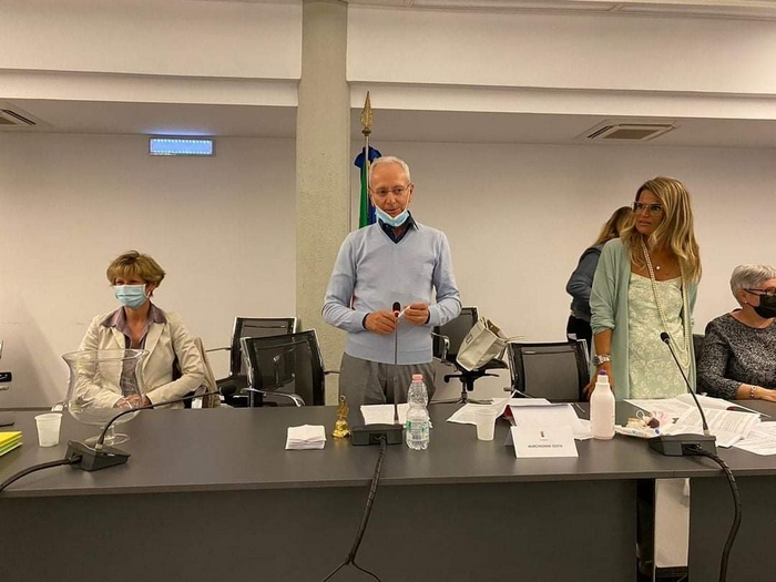 Finocchiaro De Lorenzi presidente del Consiglio comunale. Elezione con "giallo": dubbi sul quorum