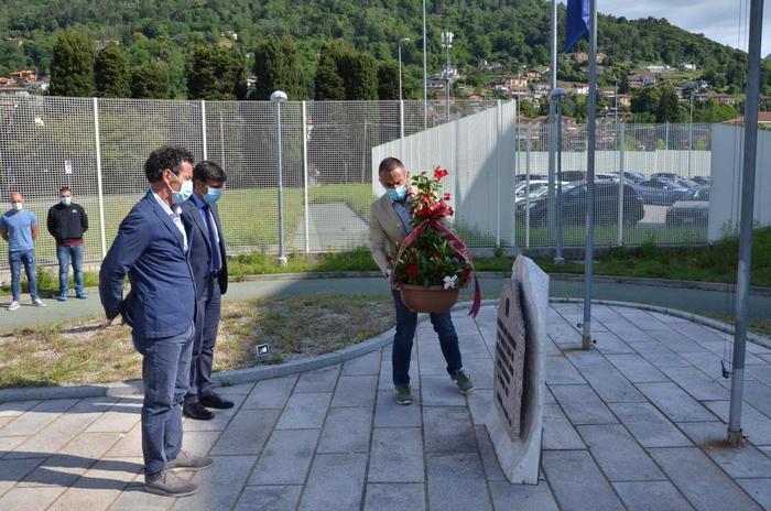 Il sindacato di polizia rende omaggio a tutti i caduti per mano della criminalità
