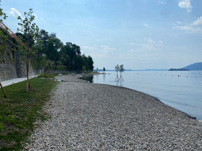 Alle nuove spiagge di Suna col bus-navetta. Domenica l'inaugurazione in musica