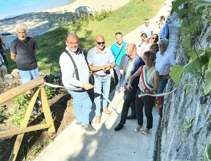 Verbania inaugura le nuove spiagge e punta alla Bandiera blu