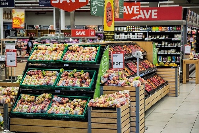 Il Covid fa crollare i consumi: in Piemonte persi 10 miliardi in un anno