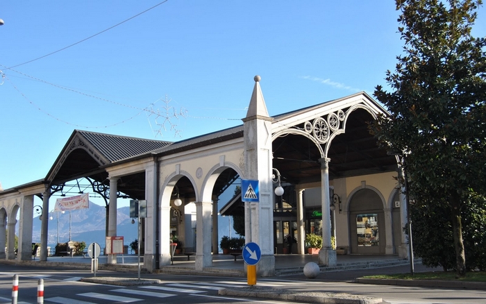 Torna la pista da pattinaggio a Intra