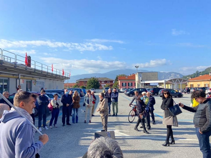 Presidio di solidarietà davanti alla Cgil